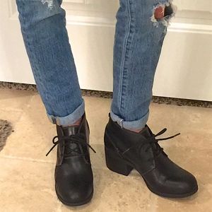 clarks women's maypearl flora ankle bootie